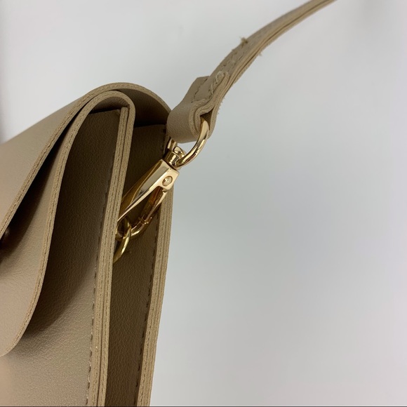 Mellow World NWT Taupe Cross Body Cell Phone Touchscreen Window Wallet Purse - Picture 4 of 14